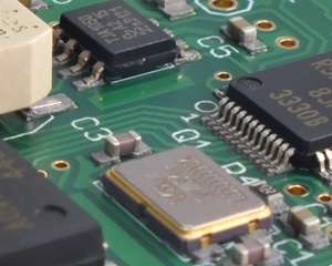 Board mit Surface-mount technology bestückt
