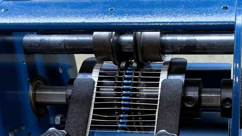 Bauteilvorbereitung für THT Bestücker