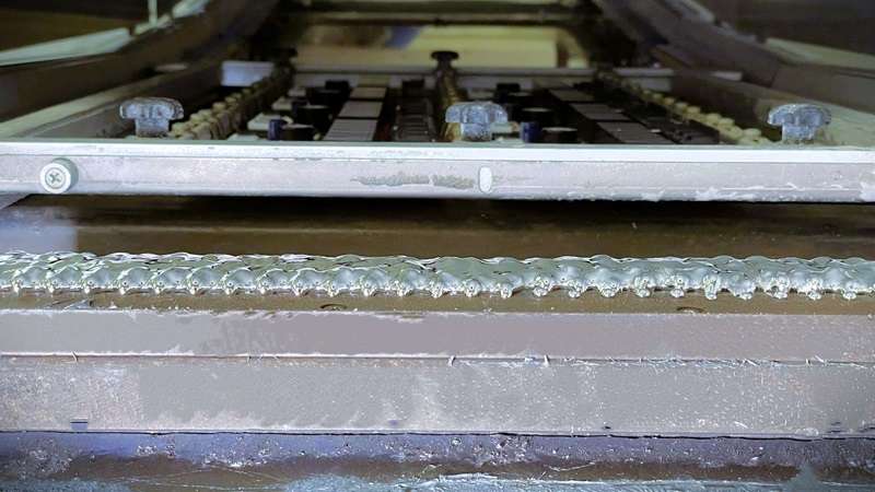 Wellenlöten in der THT-Bestückung